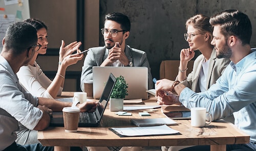 Photo d'une réunion de membres du CSE