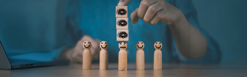 Collaboratrice victime de risques psychosociaux.